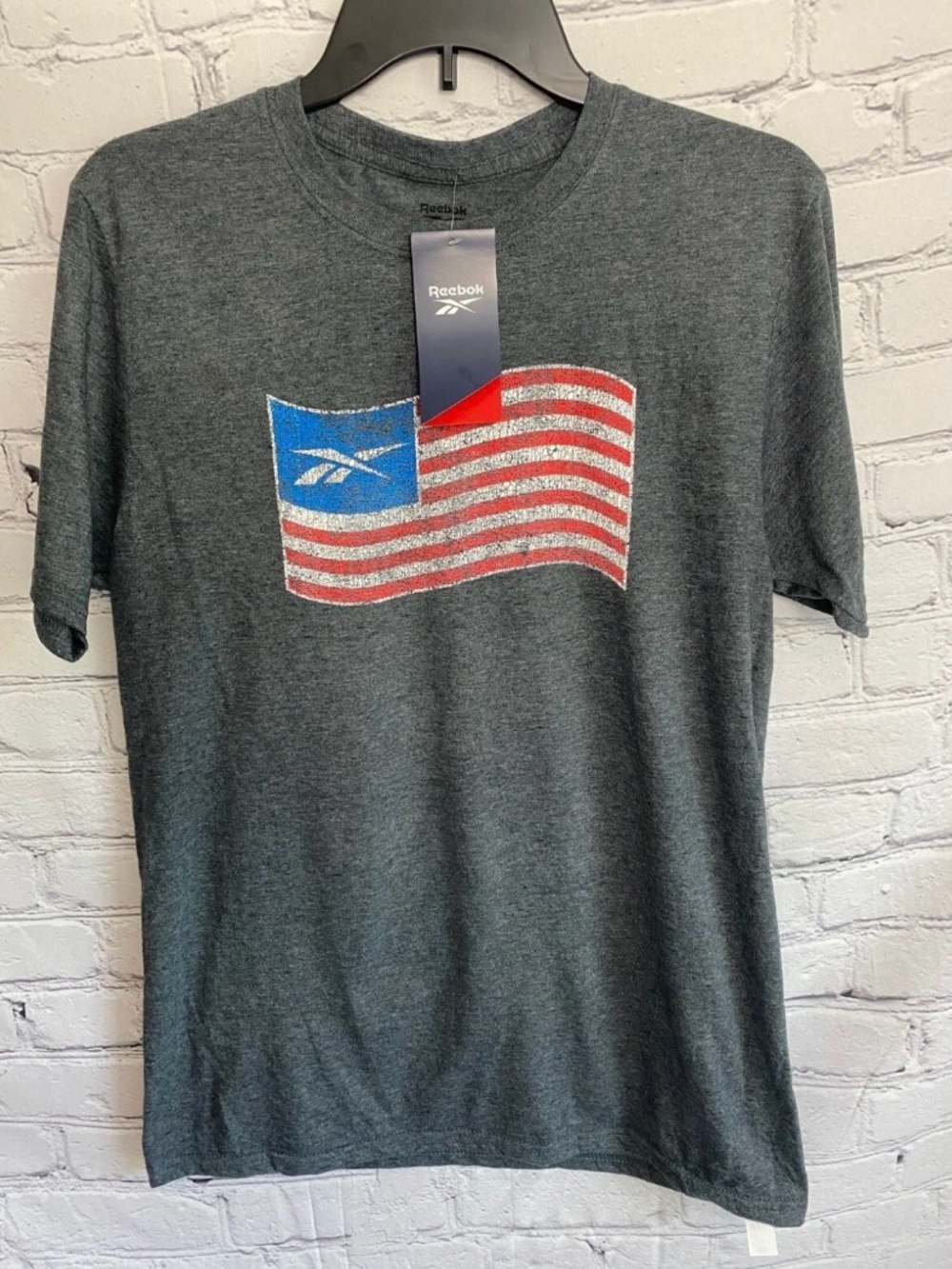 Reebok Men's Workout Gym USA Flag Graphic Logo T-Shirt Charcoal Gray sz MED NWT